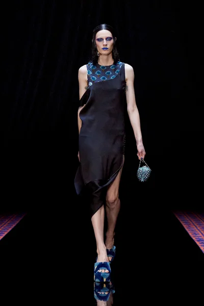 Look 15